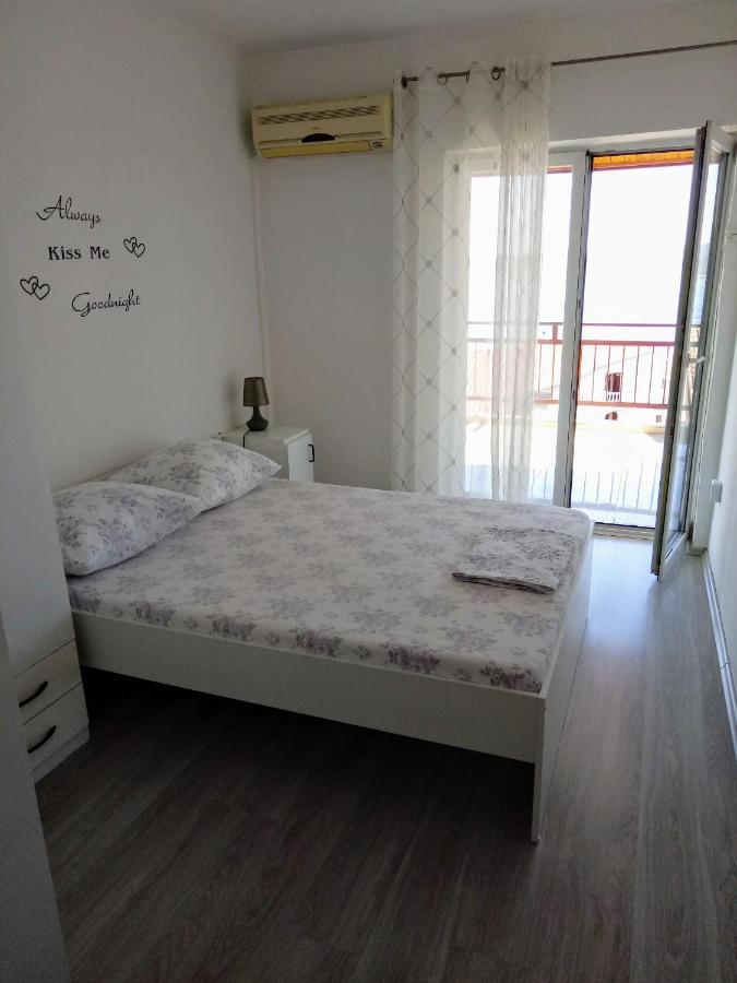 Apartments Flora Crikvenica Exterior foto